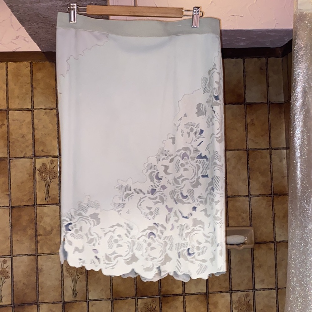 NWT sw 12 Elie Tahari taupe skirt w flaw
